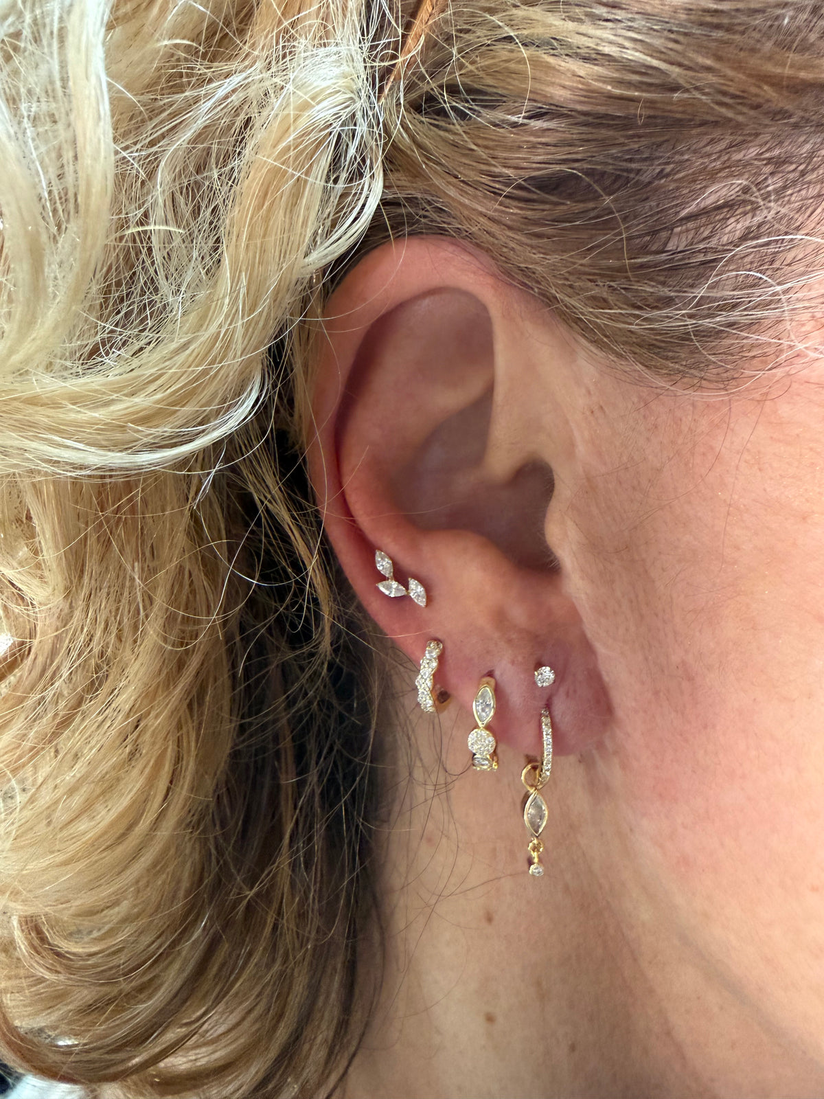 bijoux piercing titane ASTM F136 strass oreille