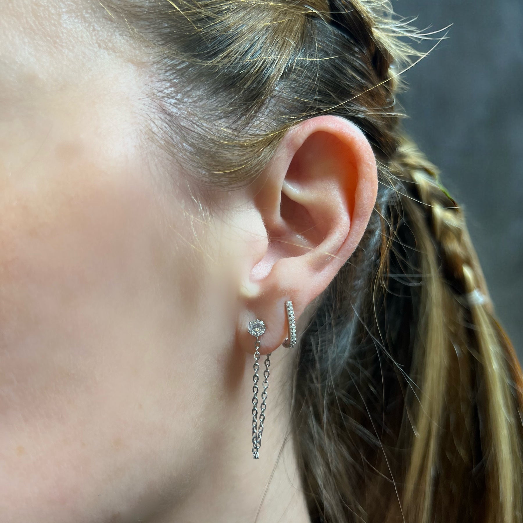 puce strass et chainette bijoux piercing d'oreille porté lobe